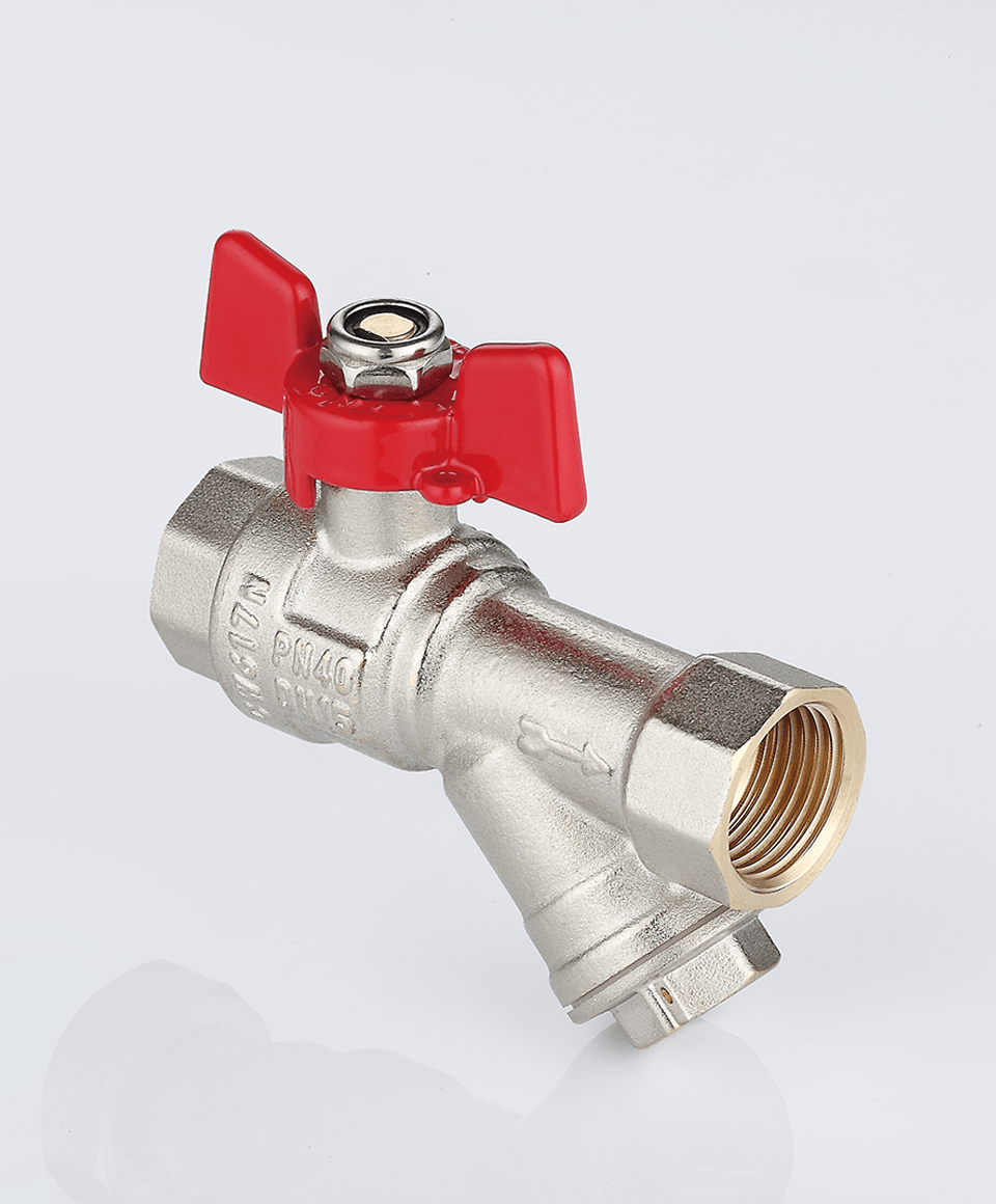 Ball valve combined with strainer