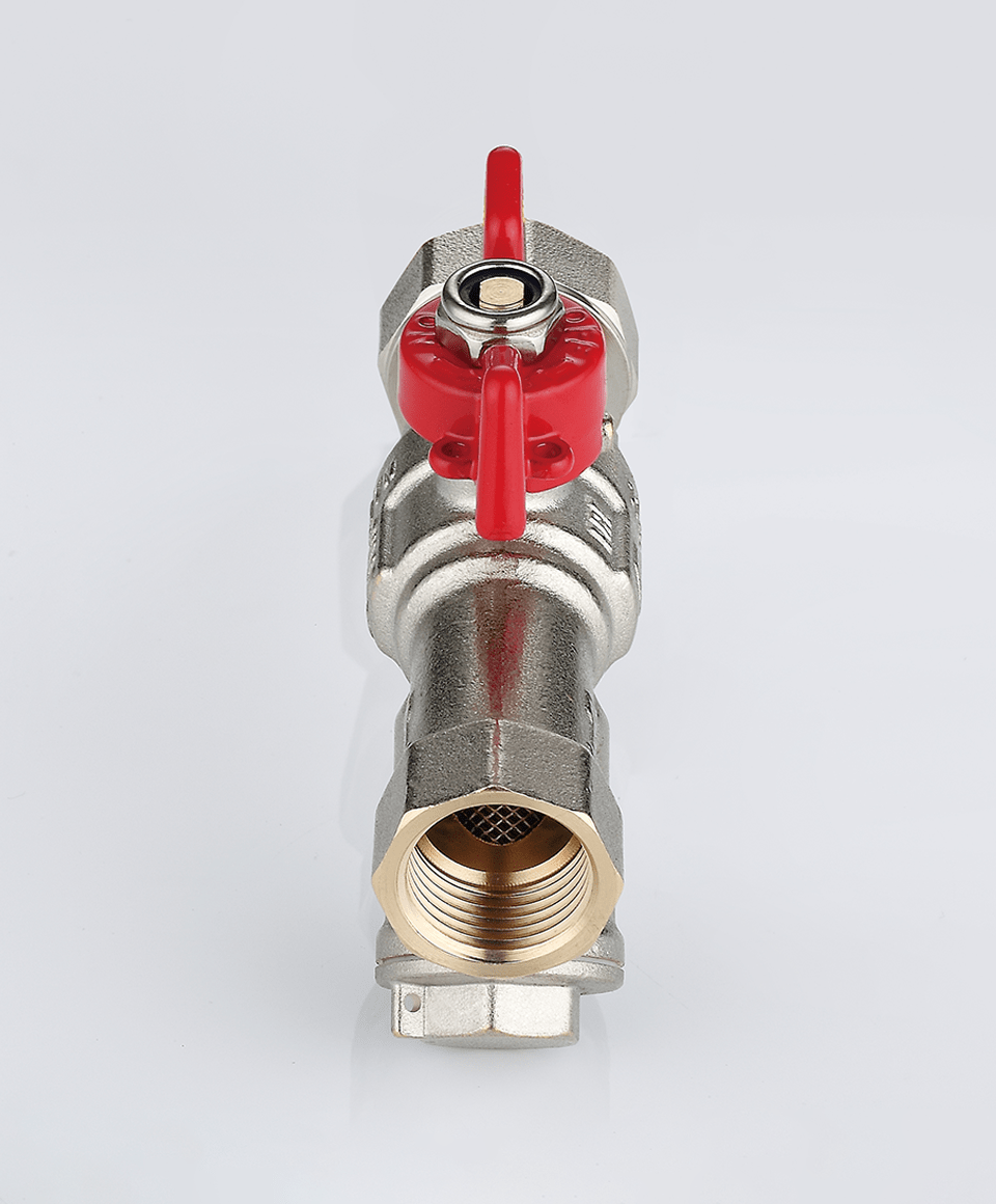 Ball valve combined with strainer