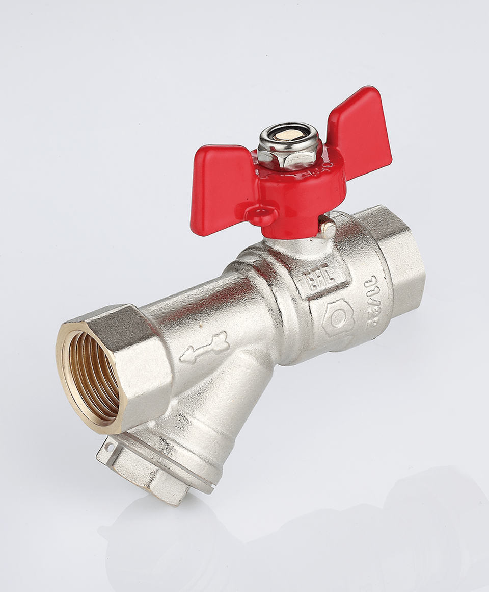 Ball valve combined with strainer