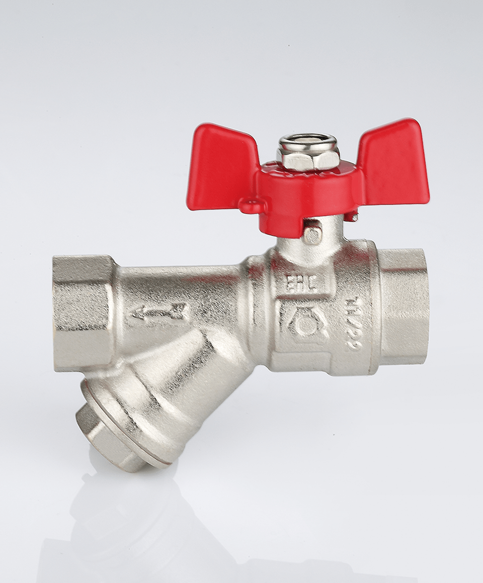 Ball valve combined with strainer