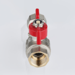 Ball valve combined with strainer