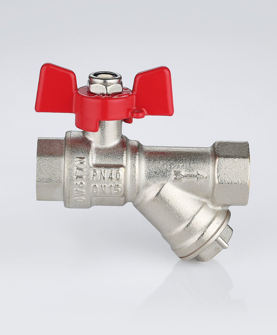 Ball valve combined with strainer