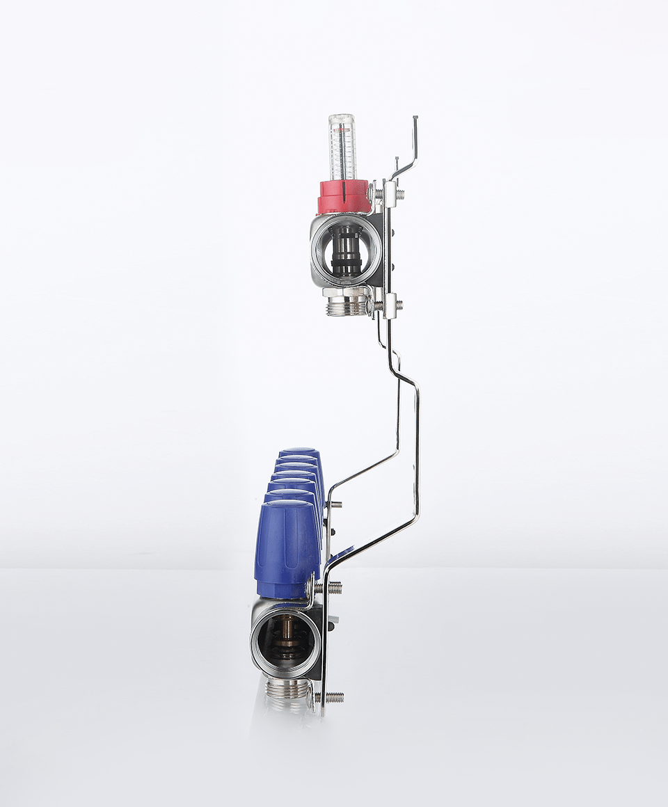 Manifold with flowmeters